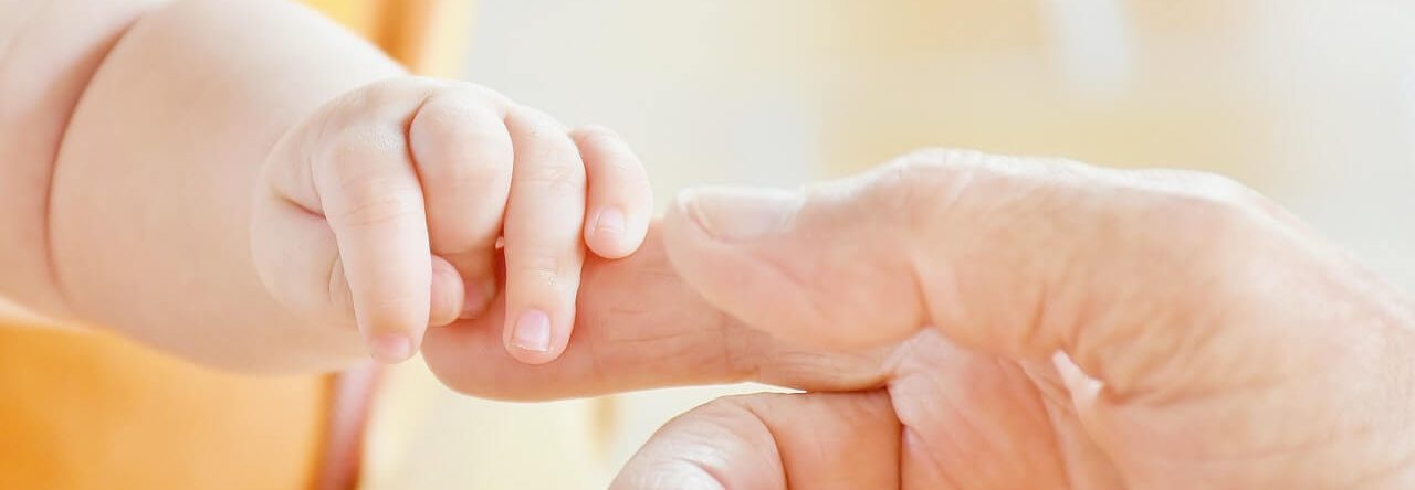 Quotient familial et prime de naissance