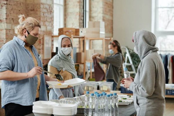 Les Restos du Cœur : comment obtenir l'aide alimentaire ? | Mes-Allocs.fr